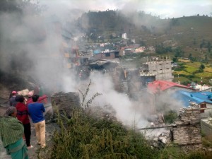 मुगुको छायानाथ रारा नगरपालिकामा आगलागी, ८ घर जलेर नष्ट 